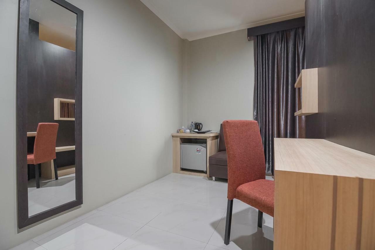 Reddoorz Plus @ Tanjung Pandan Belitung 2 Exterior photo
