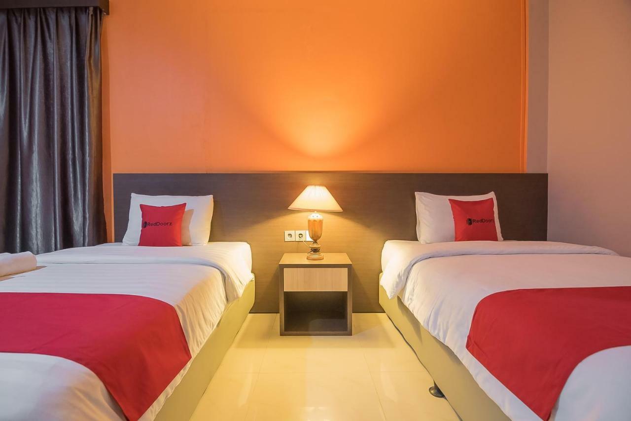 Reddoorz Plus @ Tanjung Pandan Belitung 2 Exterior photo